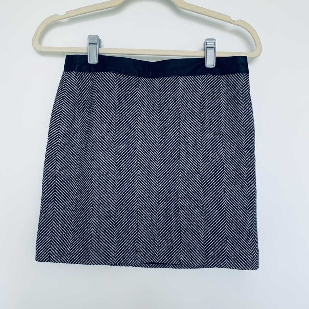 Banana Republic Herringbone Mini Skirt 0P